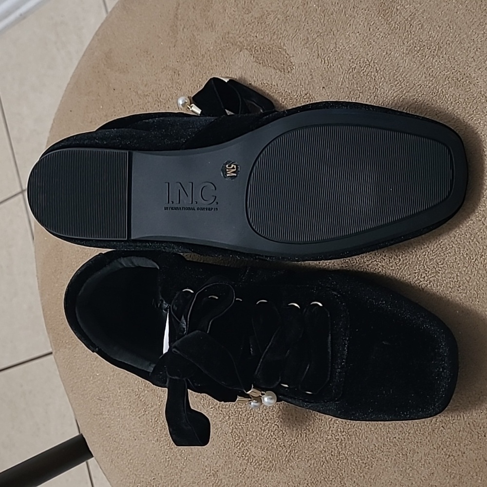 INC International Concepts Black Velvet Flats - Picture 6 of 9